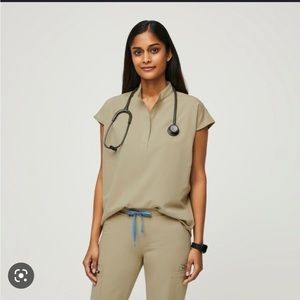 COPY - Figs Rafaela Top Sandstone Large